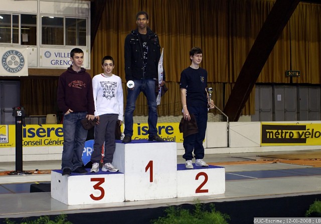 PICT7642.JPG - CERA minime, Grenoble, Samedi 12 Janvier 2008 : podium sabre hommes