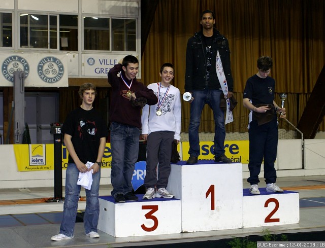 PICT7643.JPG - CERA minime, Grenoble, Samedi 12 Janvier 2008 : podium sabre hommes