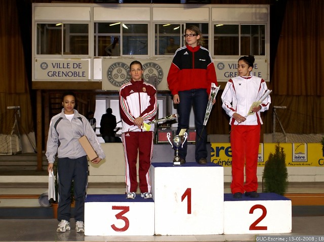 PICT7898f.jpg - FLEUR'ISERE 2008 : podium Fleuret Dames