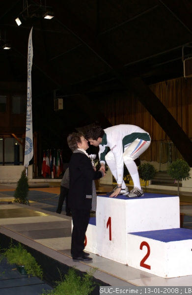 PICT7903.JPG - FLEUR'ISERE 2008 : podium Sabre Hommes : un ... grand champion