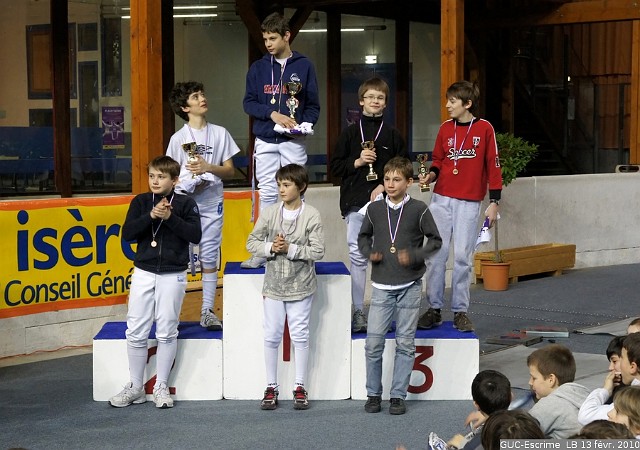 DSC00288.JPG - 13 février 2010, championnat départemental benjamin : podium épée masculine