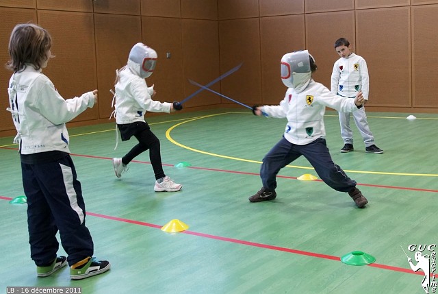 DSC05397.JPG - Les derniers assauts du tournoi sont acharnés.