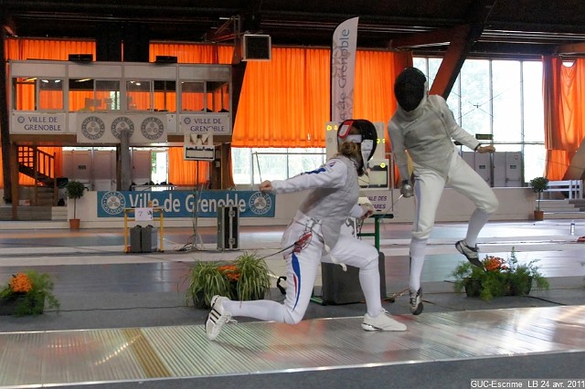 DSC03370.JPG - Finale FLEUR'ISERE 2011 : Mathilde GUICHOUX (à droite) prend le dessus sur Victoria BAILEY