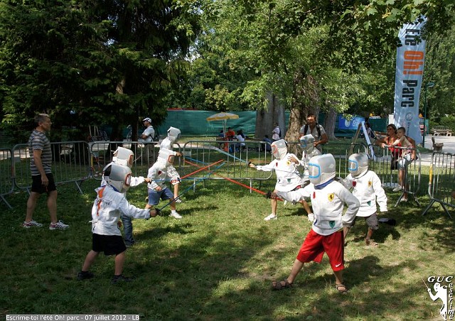 DSC07027_1.JPG - "Escrime-toi l'été Oh! parc" à Grenoble en juillet et août 2012 : les assauts !