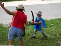Samedi 8 juillet 2017 : fête du GUC-Vacances sur le campus, avec le GUC-Escrime : ici l'atelier "mousse" pour les moins grands.