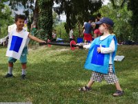 Samedi 8 juillet 2017 : fête du GUC-Vacances sur le campus, avec le GUC-Escrime: ici l'atelier "mousse" pour les moins grands.