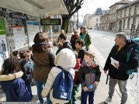 Mars 2017 : les stagiaires attendent le bus avant de partir à l'assaut de la Bastille